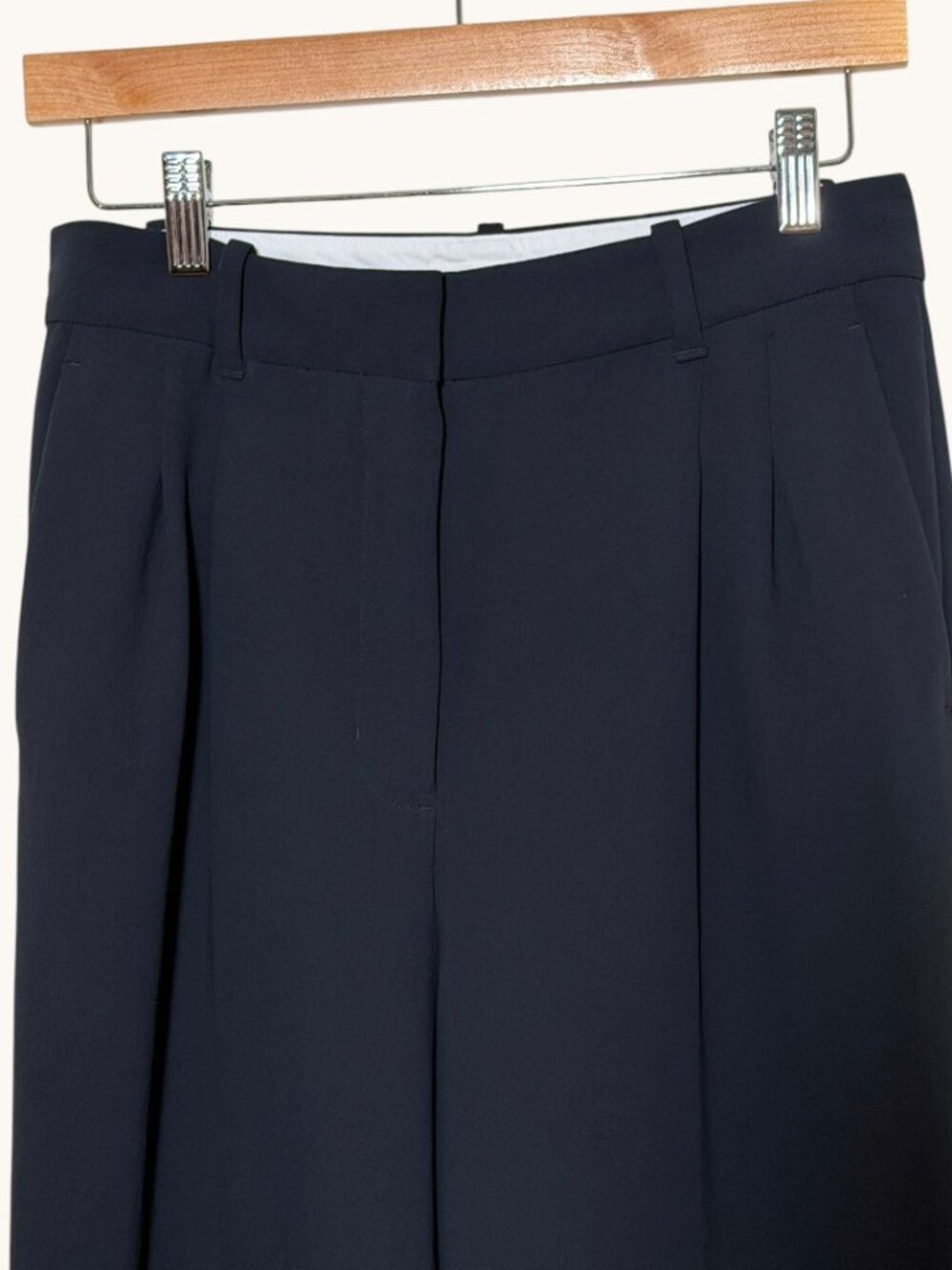 Aritzia The Effortless Pant - Navy Blue Crepette - Size 8 Short - Picture 4 of 8